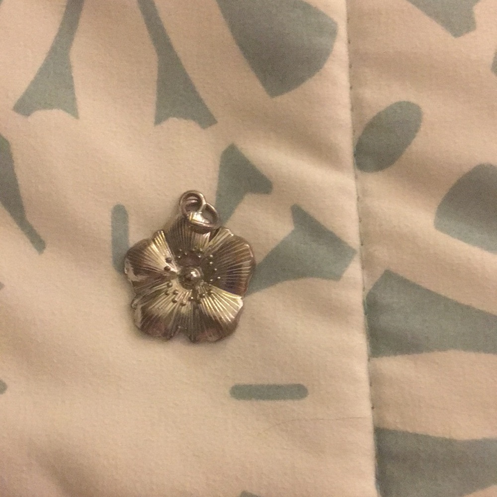 Necklace piece